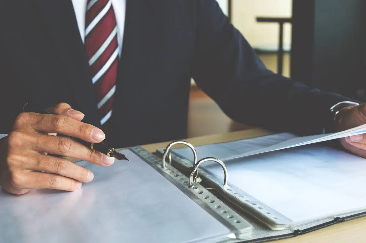 3 things to know before accepting a car accident settlement offer image