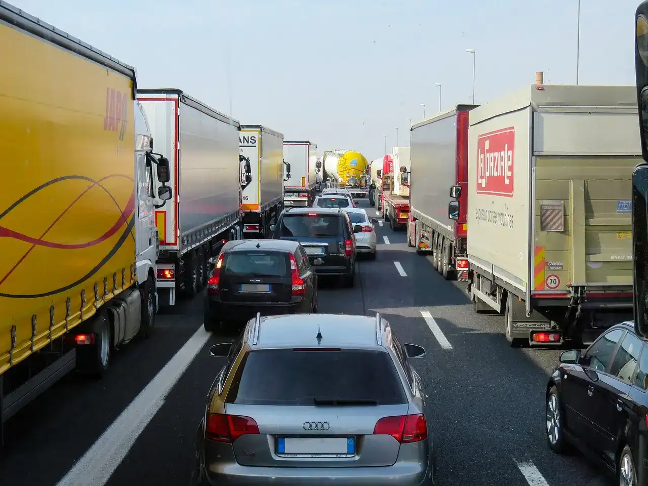 Traits Of A Successful Truck Accident Injury Lawyer Image
