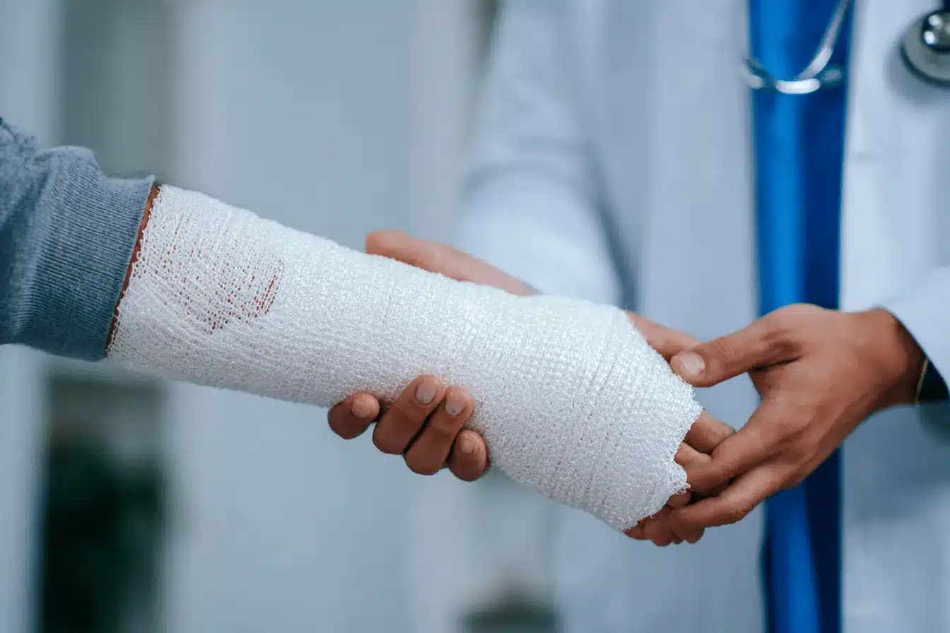 Average Settlement for Broken Bone in a Car Accident in Lancaster