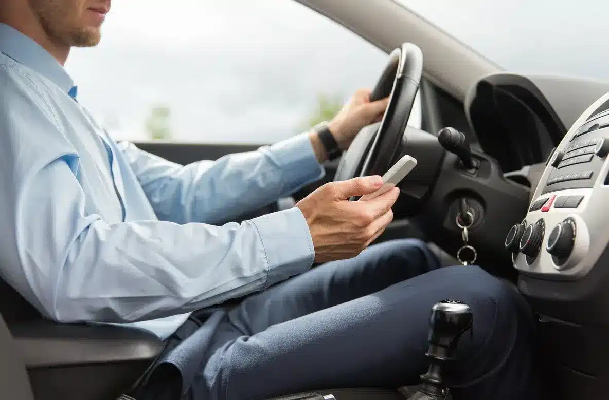 Distracted Driving Car Accidents Quartz Hill